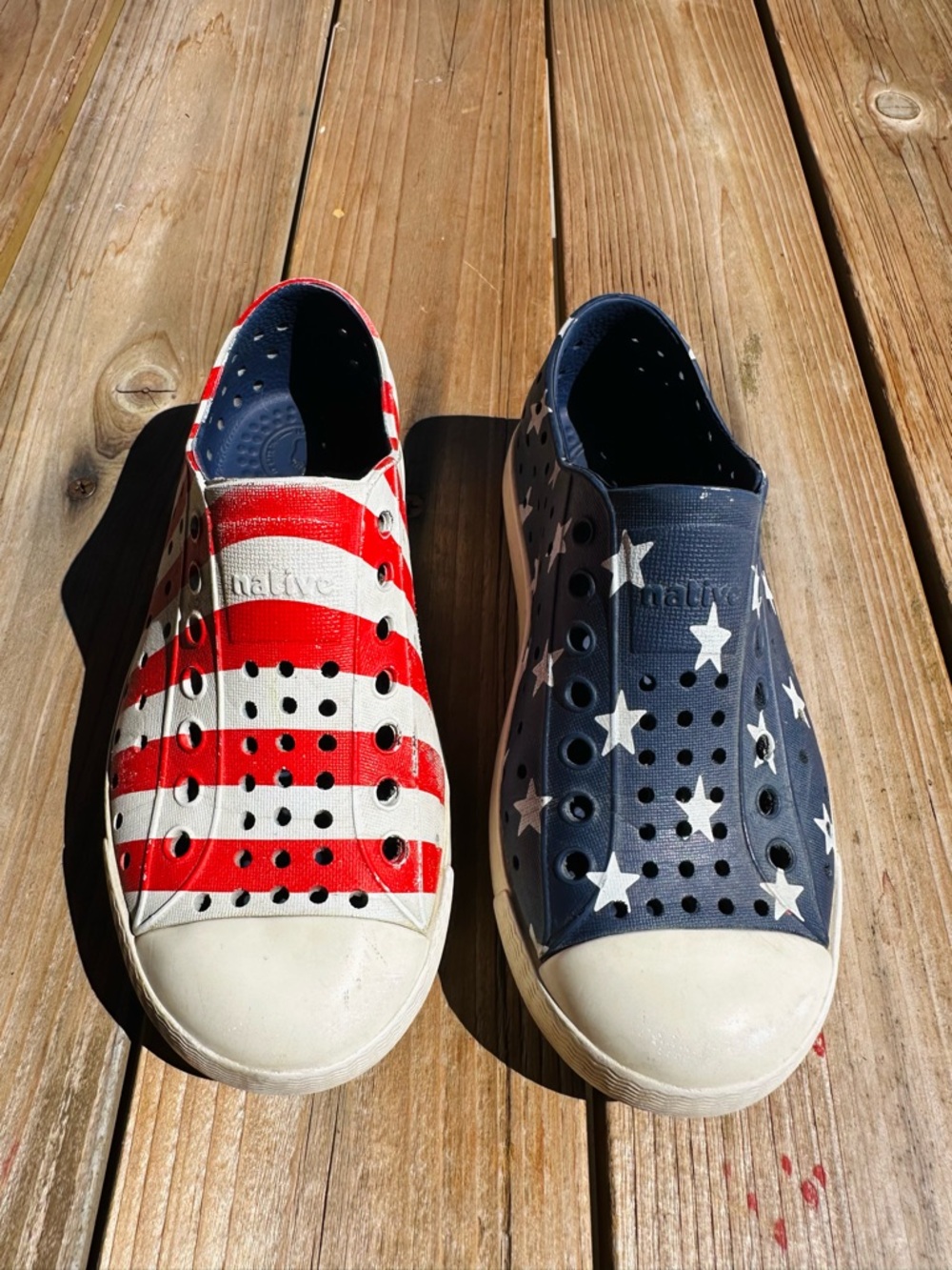 Native Kids Slip-On Sneakers - Red, White & Navy Stars and Stripes 🇺🇸
